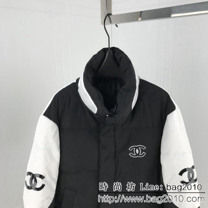 CHANEL香奈兒 高品質90鵝絨系列 18ss新款 惡搞字母印花羽絨服 高版本 舒適保暖 男女同款 ydi2302